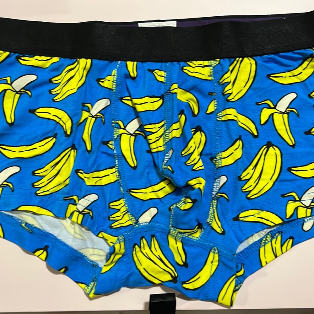 NEW Me Undies Mens Med Trunk NEW BNWOT Banana 🍌